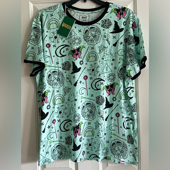 Loungefly WICKED Unisex Ringer Graphic Tee Shirt Size S 2X 3X NWT Elphaba Glinda - Picture 3 of 10